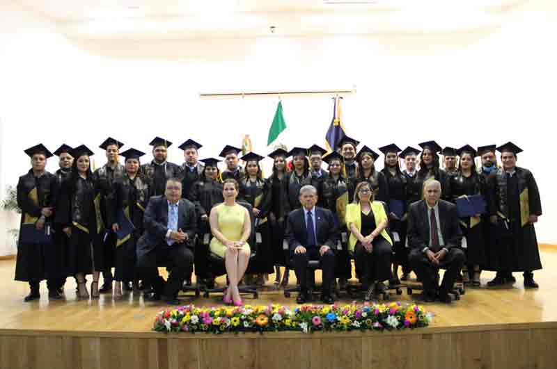Egresa de la FCA Torreón la Primera Generación en Aplicar el Nuevo Modelo  Educativo de la UAdeC 